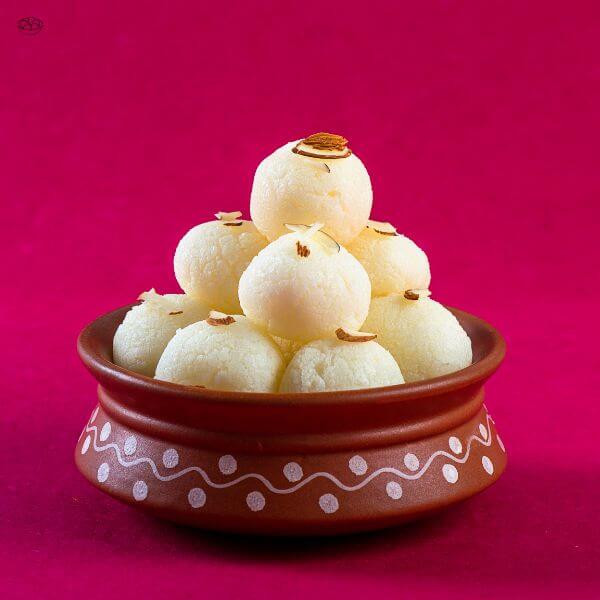 Top 10 Indian Desserts, Which are Most Popular and Loved by Indian Peoples 3 Rasgulla