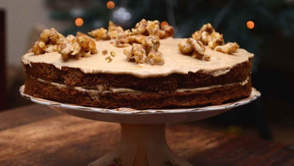 Delicious Eggless Walnut Cake Recipe – Moist & Flavorful!