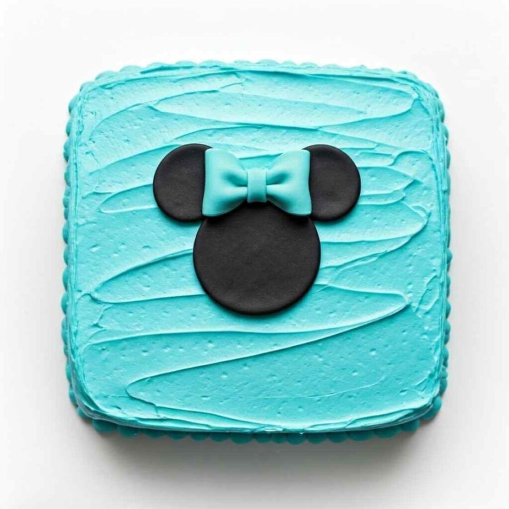The Simple Silhouette Minnie Cake